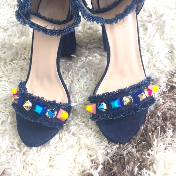 Catherine Malandrino Jean Fringe Block Heel In 7 - Picture 2 of 8
